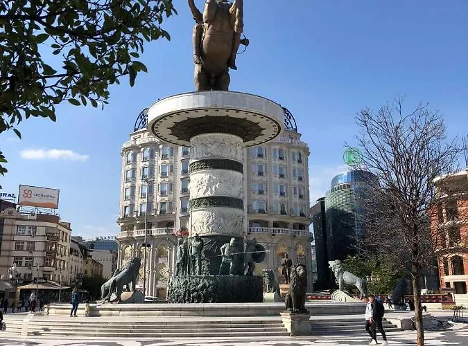 Square Vanilla Downtown *